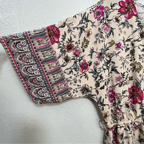 🌲3/$25 Floral Capri Length Jumpsuit - Picture 2 of 6